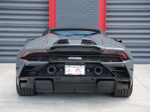 Used 2021 Lamborghini Huracan EVO image 7