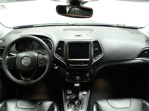 Used 2022 Jeep Cherokee Trailhawk w/ Premium Leather Package AWD/4WD image 20