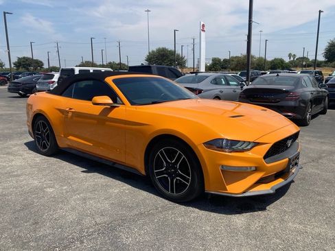 Used 2018 Ford Mustang Premium w/ Equipment Group 201A RWD image 3