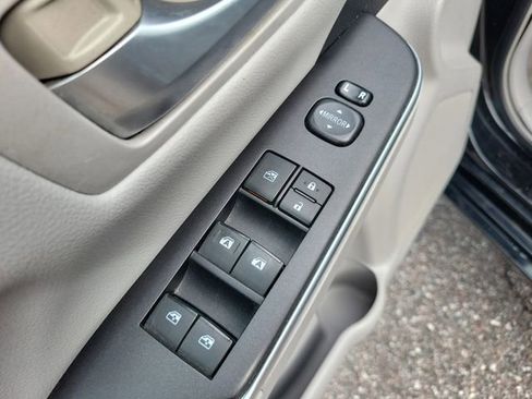 Used 2016 Toyota Camry LE image 18