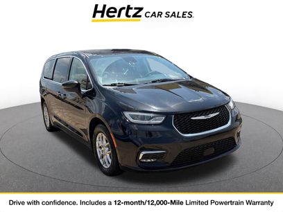 Used 2023 Chrysler Pacifica Touring-L