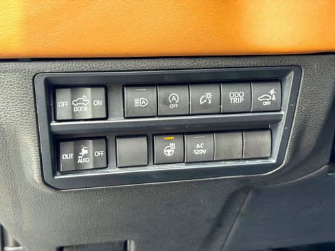 Used 2022 Toyota Tundra 1794 Edition image 15