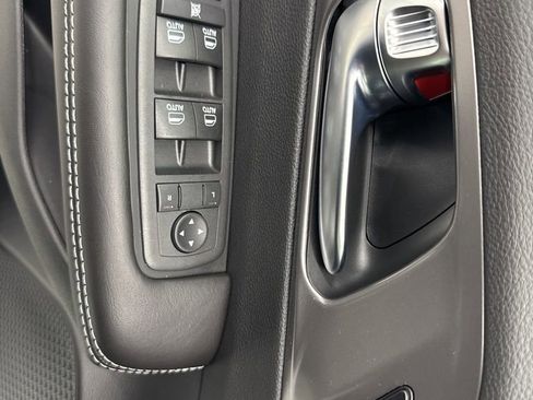 New 2026 Chrysler Pacifica Select image 17