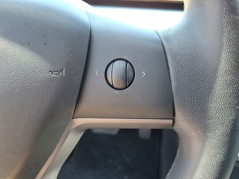 Used 2020 Tesla Model 3 Standard Range Plus RWD image 18