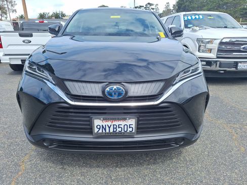 Used 2024 Toyota Venza LE AWD/4WD image 2