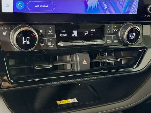 Used 2023 Toyota Highlander XSE FWD image 15