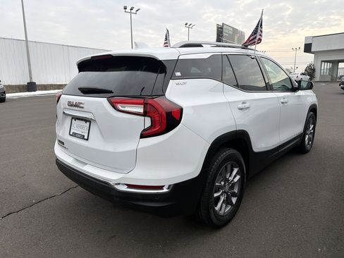 Certified 2022 GMC Terrain SLT w/ Tech Package image 4