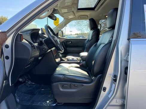 Used 2024 Nissan Armada SL w/ Captain's Chairs Package image 27