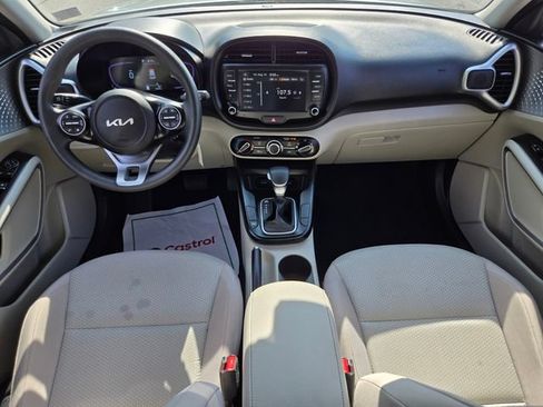 Used 2025 Kia Soul LX FWD image 15
