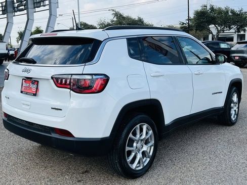 Used 2024 Jeep Compass Latitude w/ Sun and Sound Group image 6