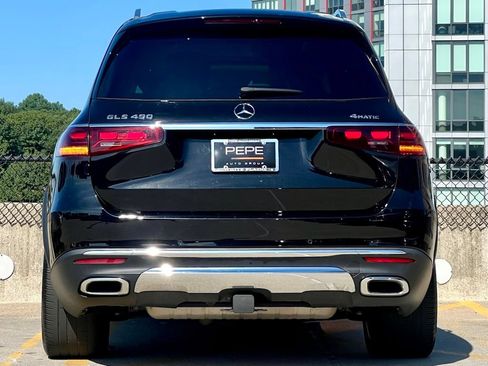 Used 2024 Mercedes-Benz GLS 450 4MATIC image 6