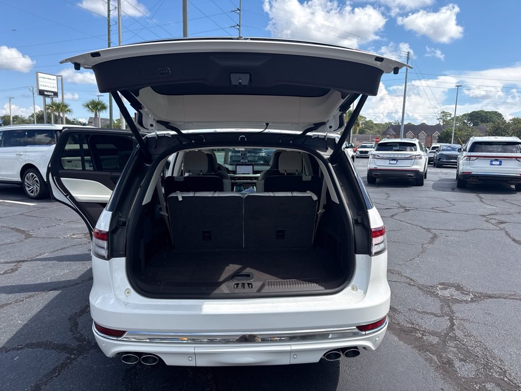 Used 2023 Lincoln Aviator Black Label w/ Class IV Trailer Tow Package AWD/4WD image 8