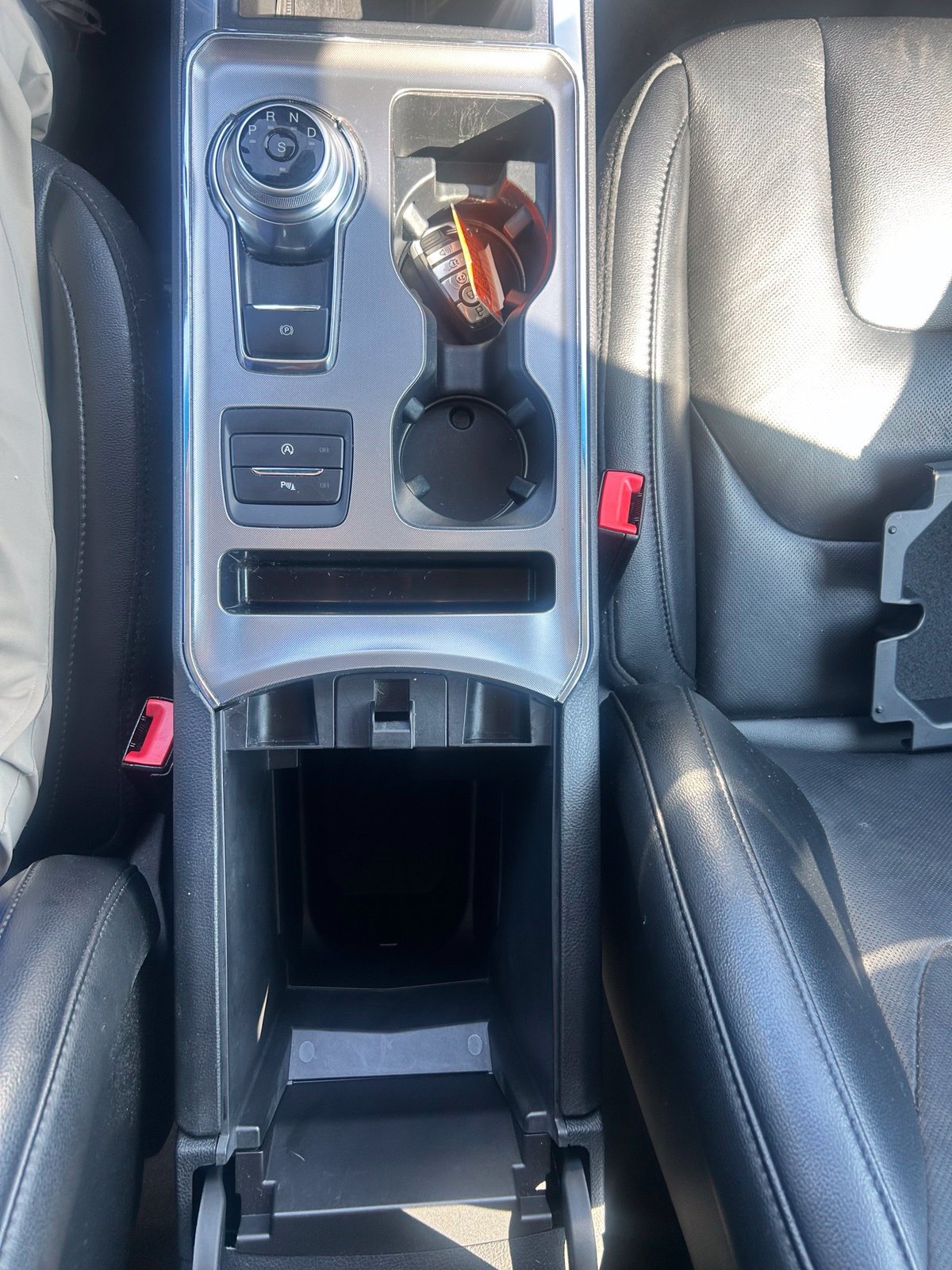 Used 2022 Ford Edge Titanium w/ Equipment Group 301A AWD/4WD image 16