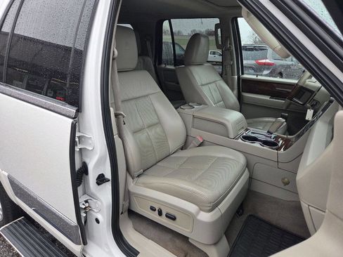 Used 2013 Lincoln Navigator 4WD w/ HD Trailer Tow Pkg image 10