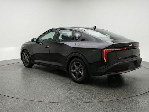Used 2025 Kia K4 LXS image 6