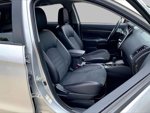 Used 2024 Mitsubishi Outlander Sport SE AWD/4WD image 9