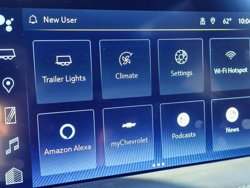 Used 2024 Chevrolet Suburban LT image 5