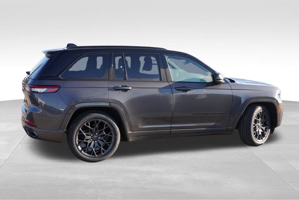 Used 2025 Jeep Grand Cherokee Summit w/ Obsidian Package AWD/4WD image 5