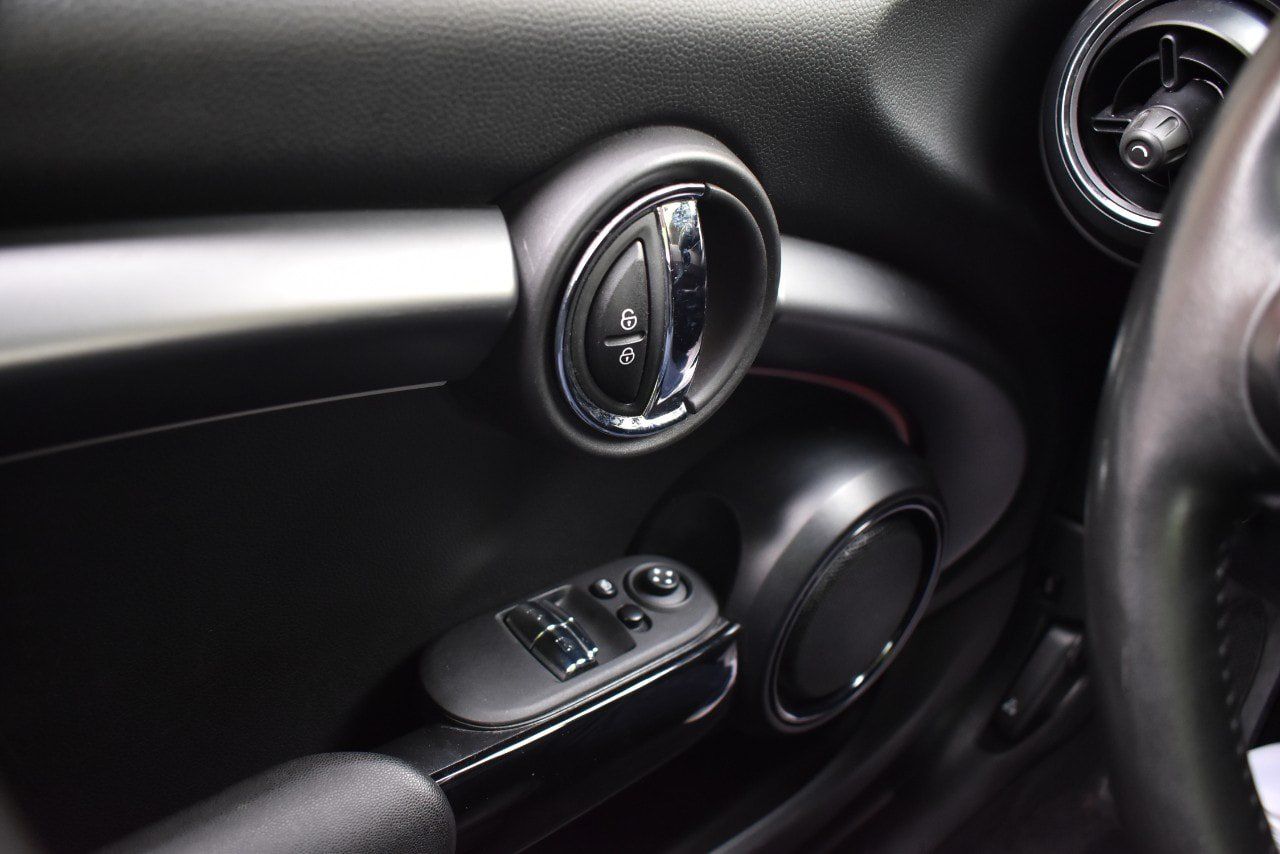 Used 2024 MINI Cooper SE FWD image 31