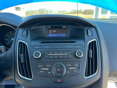 Used 2016 Ford Focus SE w/ Equipment Group 201A FWD image 18