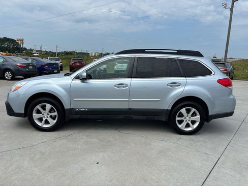 Used 2014 Subaru Outback 2.5i Limited AWD/4WD image 7