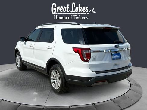 Used 2019 Ford Explorer XLT AWD/4WD image 3