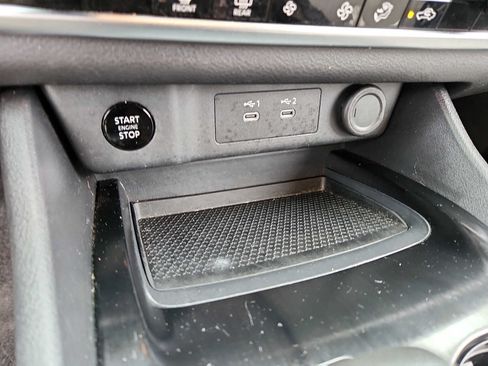 Used 2025 Nissan Rogue SV AWD/4WD image 24