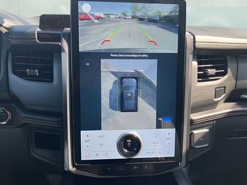 Used 2023 Ford Expedition Platinum image 24