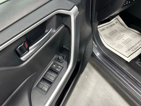 Used 2025 Toyota RAV4 XLE w/ Convenience Package image 9