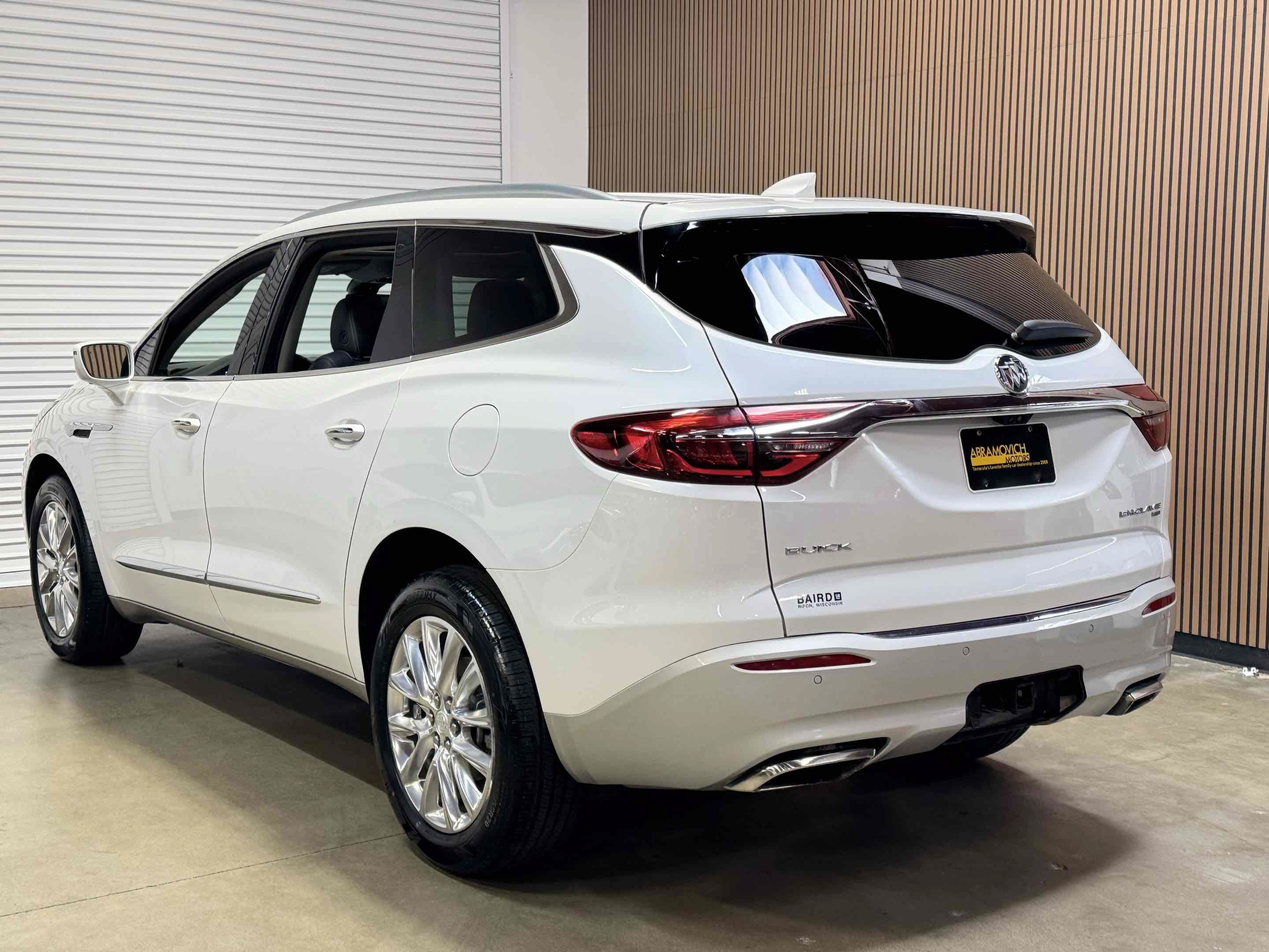 Used 2018 Buick Enclave Premium w/ Experience Buick Package AWD/4WD image 2