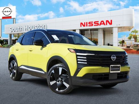 New 2025 Nissan Kicks SR image 1