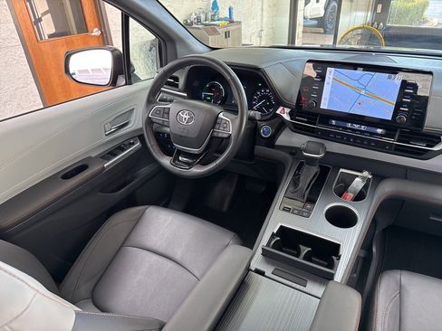 Certified 2023 Toyota Sienna XSE image 49