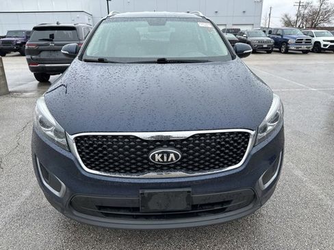 Used 2017 Kia Sorento LX image 3