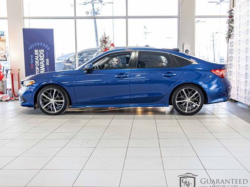 Used 2022 Honda Civic Touring image 8