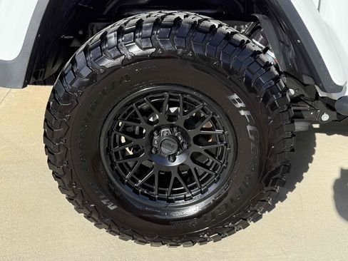 Used 2022 Jeep Gladiator Mojave w/ LED Lighting Group image 8