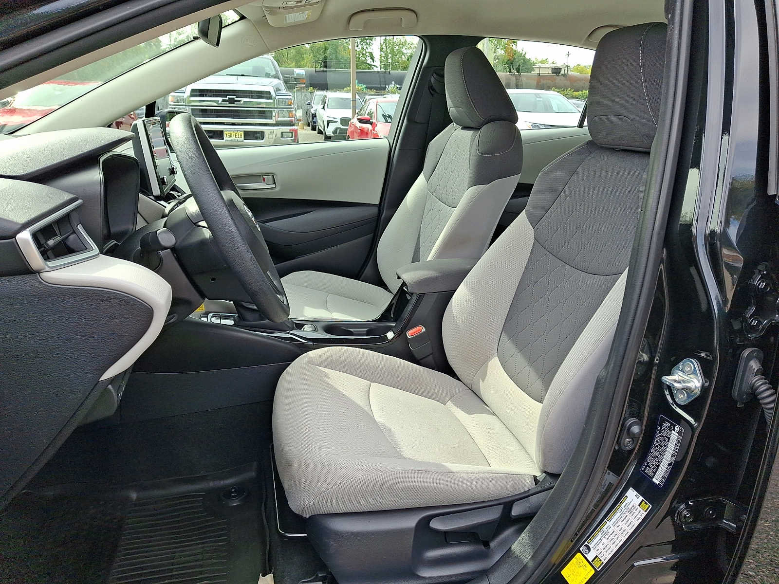 Used 2020 Toyota Corolla LE FWD image 10