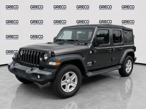Used 2018 Jeep Wrangler Unlimited Sport S AWD/4WD image 3