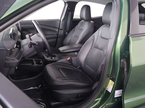 Used 2025 Ford Mustang Mach-E Premium AWD/4WD image 31