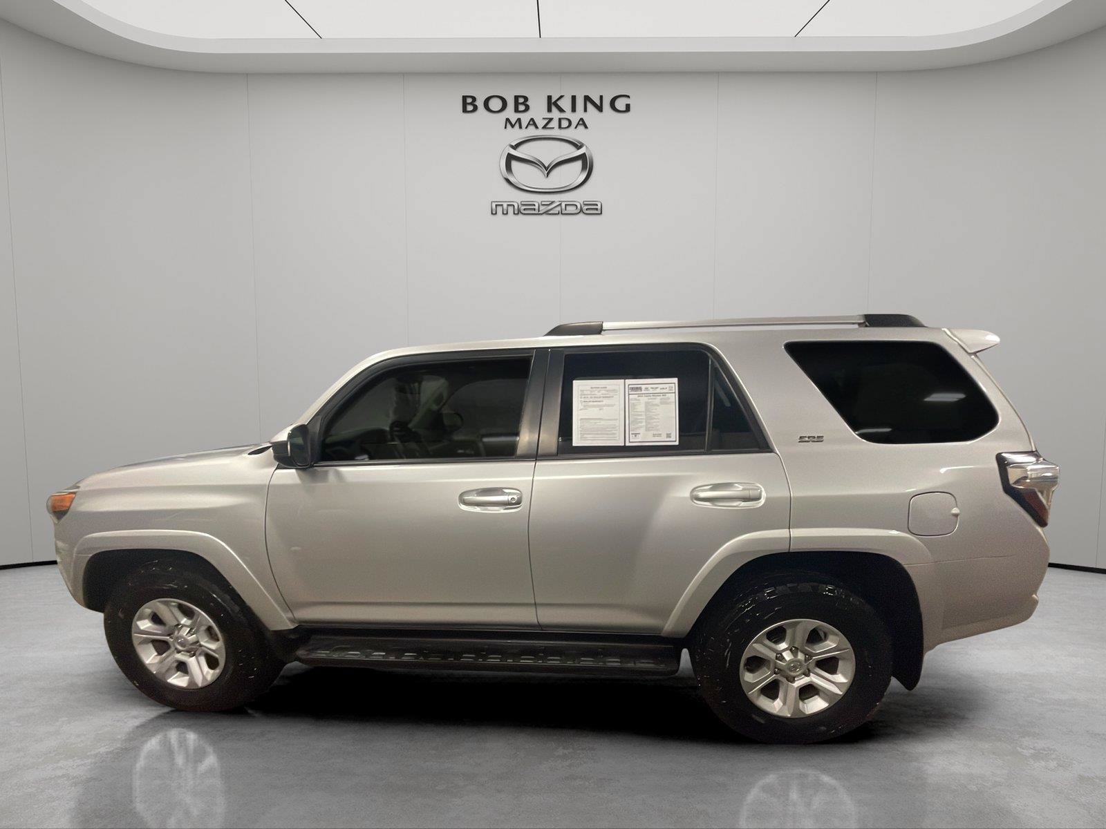 Used 2022 Toyota 4Runner SR5 AWD/4WD image 2