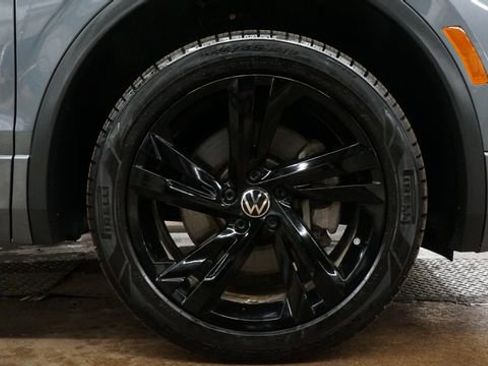 Certified 2023 Volkswagen Tiguan SE R-Line image 93