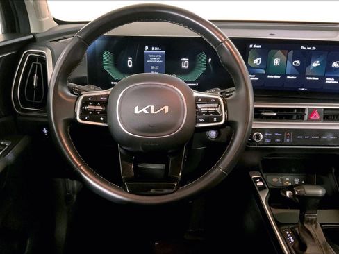 Certified 2024 Kia Sorento S image 5