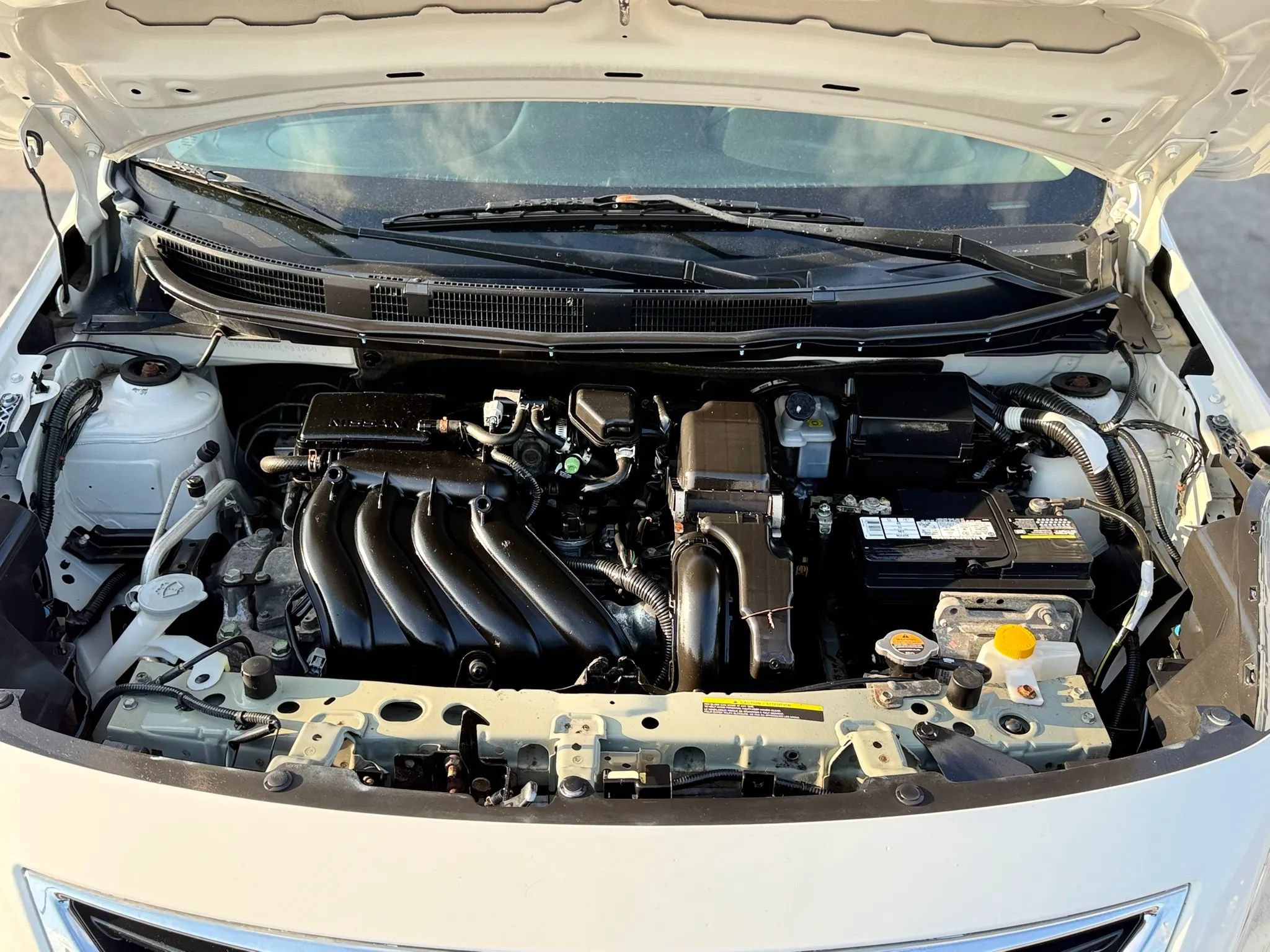 Used 2012 Nissan Versa SV FWD image 14