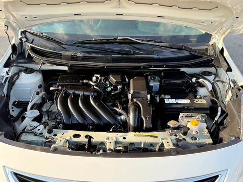 Used 2012 Nissan Versa SV FWD image 14