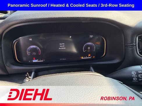 Used 2023 Jeep Wagoneer L 4WD w/ Premium Group I image 11