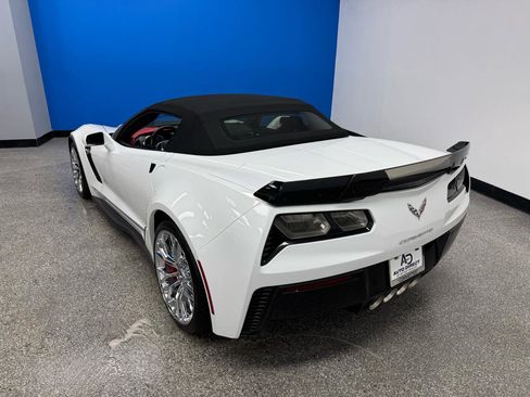 Used 2015 Chevrolet Corvette Z06 w/ 3LZ Preferred Equipment Group RWD image 30