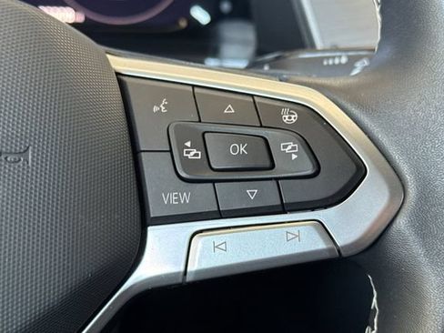 Used 2024 Volkswagen Atlas Cross Sport SE FWD image 28