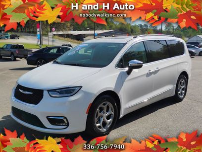 Used 2023 Chrysler Pacifica Limited