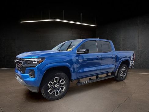 Used 2024 Chevrolet Colorado Z71 w/ Z71 Convenience Package 2 AWD/4WD image 3