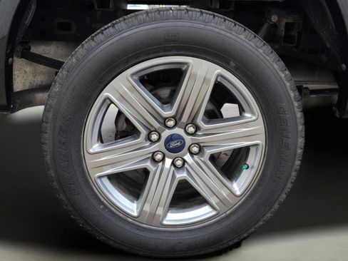 Used 2019 Ford F150 XLT w/ Equipment Group 302A Luxury AWD/4WD image 29