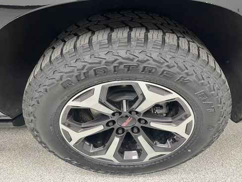 Used 2025 GMC Yukon AT4 Ultimate w/ LPO, Floor Liner Package AWD/4WD image 16